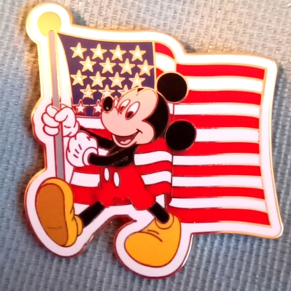 Disney Jewelry - DISNEY MICKEY MOUSE WITH AMERICAN FLAG